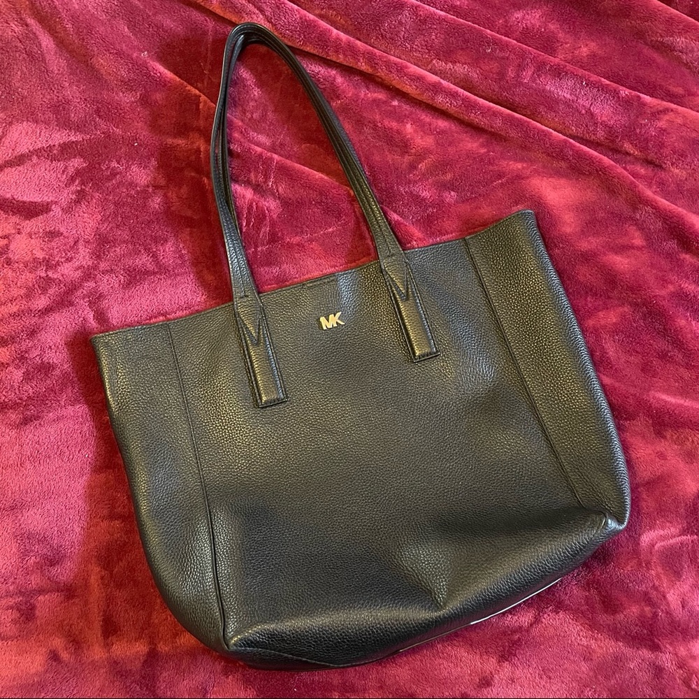 LIKE NEW. Authentic Michael Kors Large Tote Bag